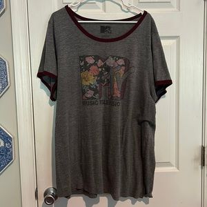 Torrid graphic T shirt. MTV music television, size torrid 4 or Women’s 26/28